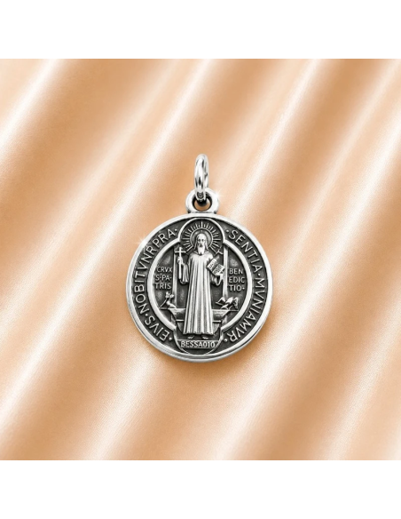 Medalla de San Benito 16 mm / 20 mm chapada en plata