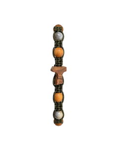 Pulsera artesanal con Cruz Tau de madera de olivo, cuentas naturales y medalla de San Benito 2