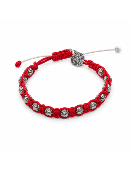 Pulsera roja macramé ajustable con rosas plateadas y medalla de San Benito