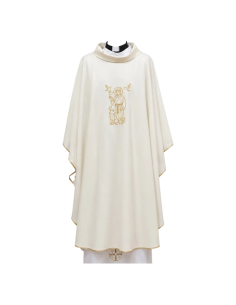 Casulla San Francisco de Asís en color blanco marfil con bordado dorado frontal y trasero