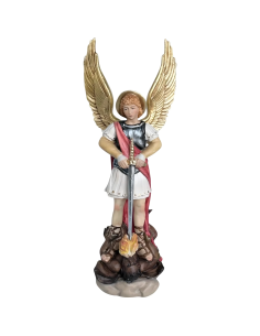 San Miguel Arcángel con espada venciendo al demonio tallado en madera de arce