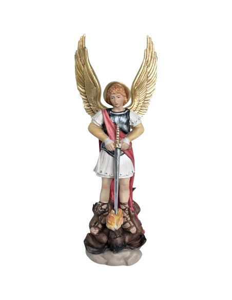 San Miguel Arcángel con espada venciendo al demonio tallado en madera de arce