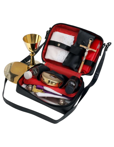 Estuche sacerdotal de viaje con cáliz, patena, copón, vinajeras, crucifijo, hisopo, estola y paños de lino