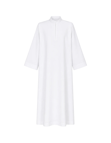 Alba sacerdotal lisa blanca con cremallera frontal en el pecho.