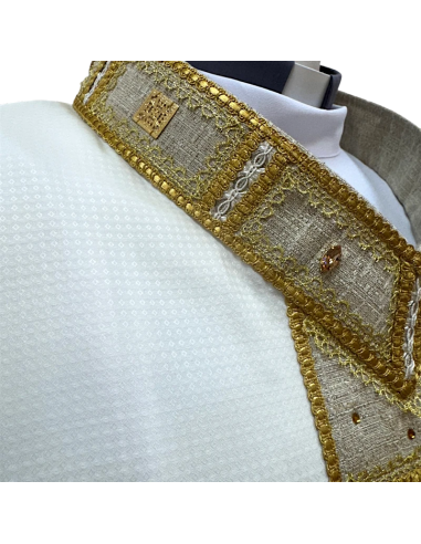 Casulla Gloria Dei de Lana Marfil Bordada a Mano | Karelia Arte Sacra