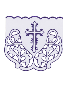 Mantel de altar con puntilla calada y cruz bordada en morado 2