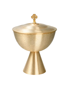 Simple gold chalice and ciborium set made of gold-plated brass 2