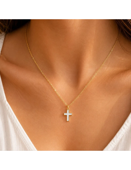 Collar Cruz Esmalte Blanco 15 mm Bañado en Oro | Joyería Religiosa