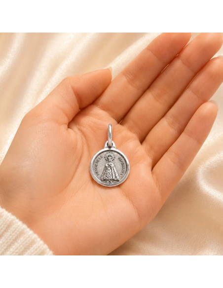 Medalla Virgen de la Esperanza Plata 11 mm | Joyería Religiosa