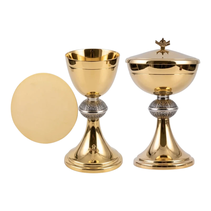 Juego de cáliz y copón dorado