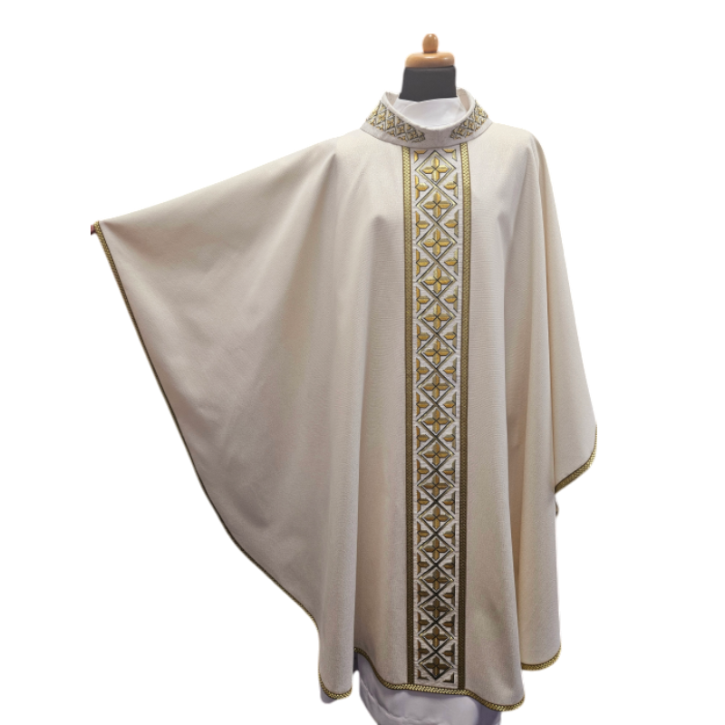 casulla con cruces doradas